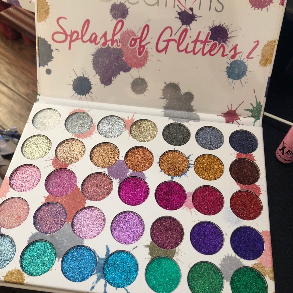 SPLASH OF GLITTER 2